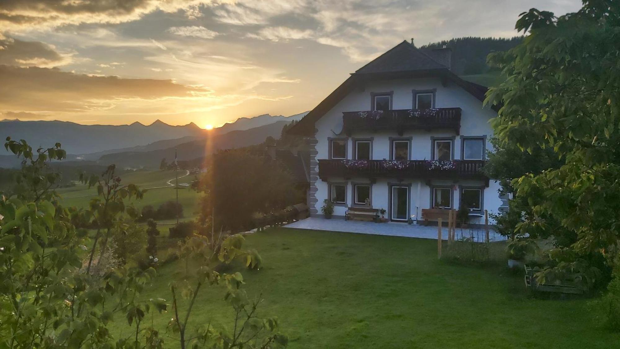 Apartamento Schweizer Hof Tamsweg Exterior foto